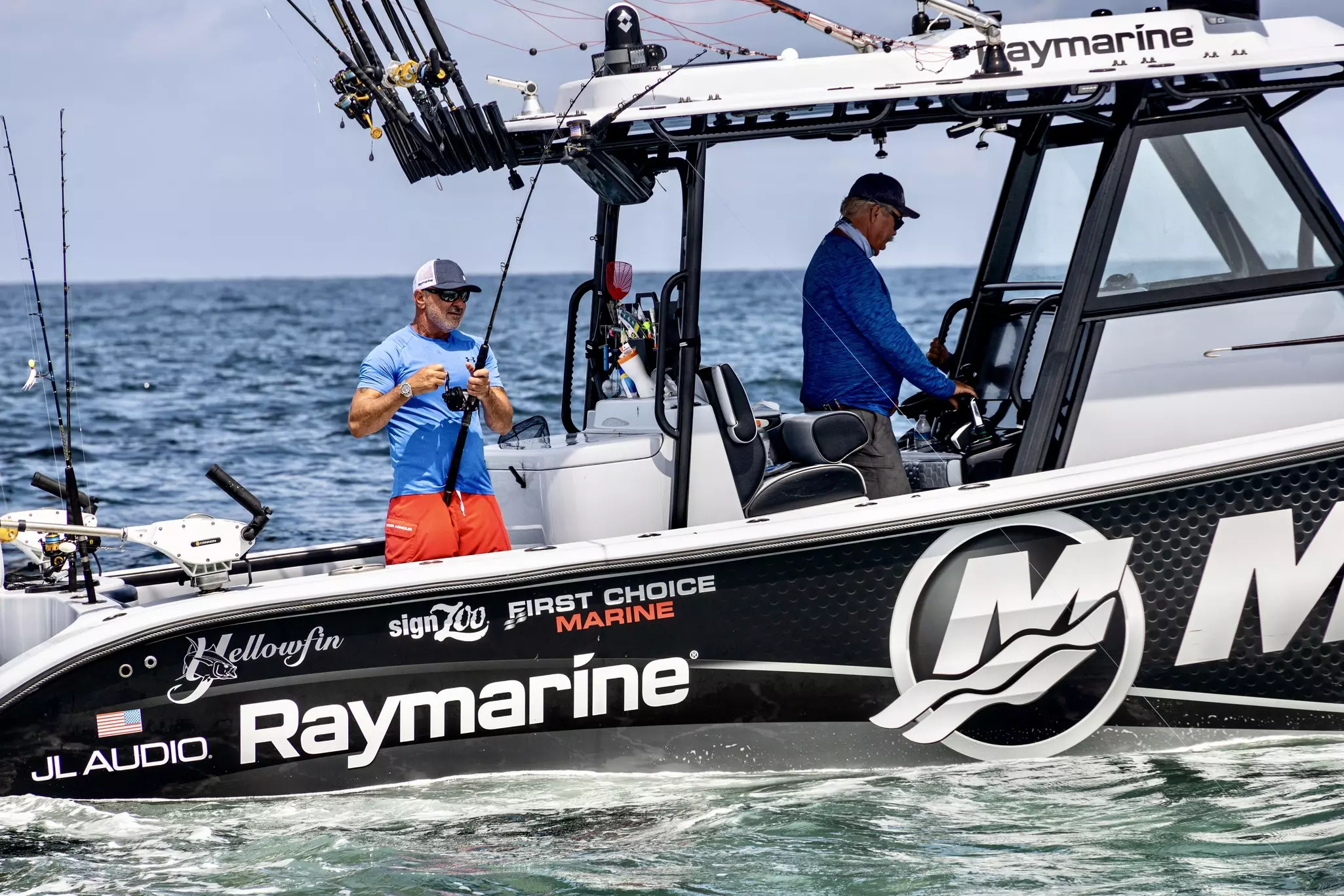 barco de pesca en alta mar