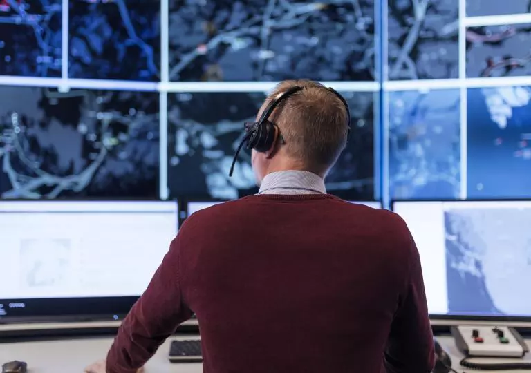 R60 AIS/VDES Base Stations