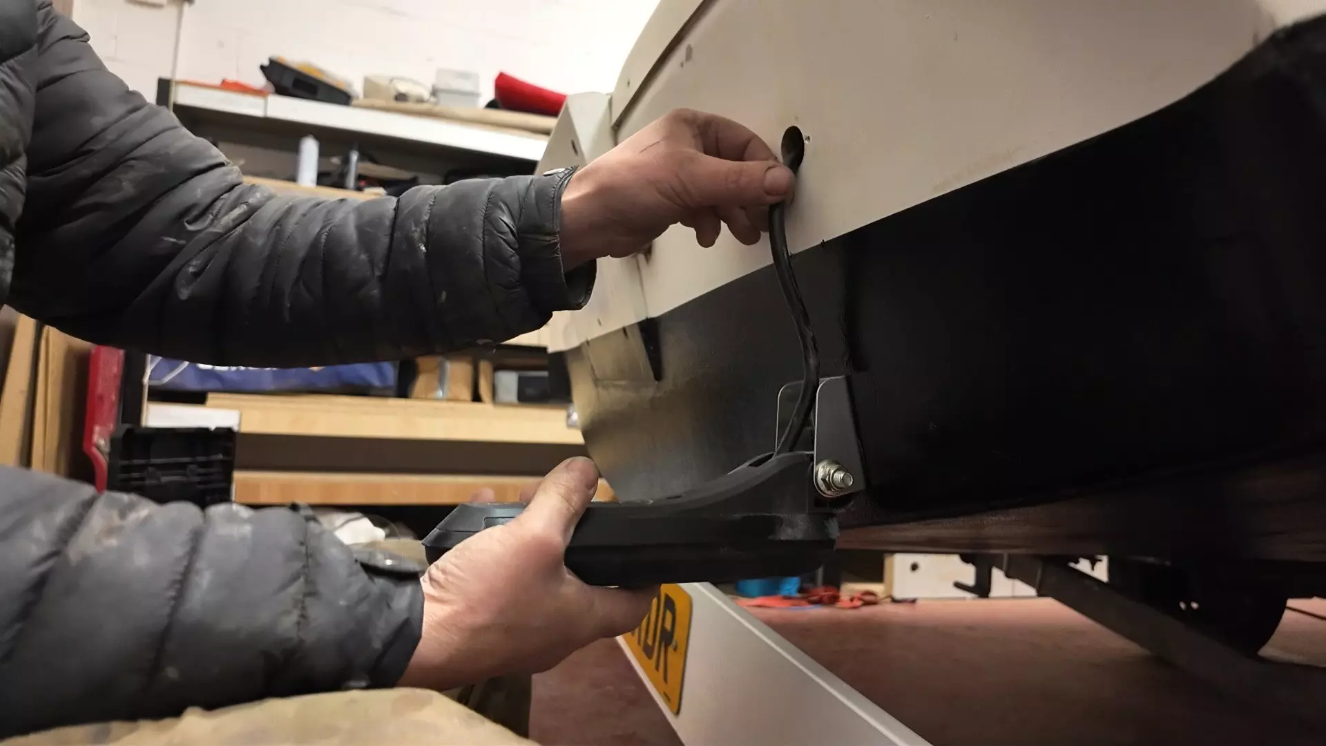 Raymarine RV-100 transom transducer installation