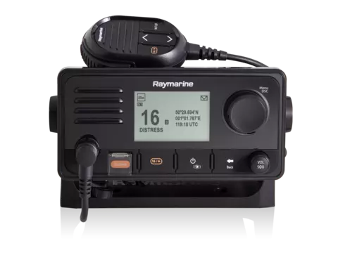 Ray63 VHF-radio med integrert GPS-mottaker