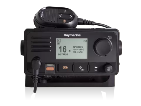 Ray63 VHF -radio integroidulla GPS-vastaanottimella