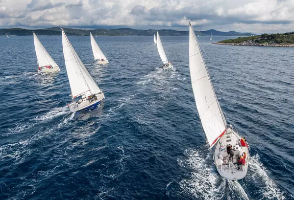 Tanto si va a competir en multicascos, dinguis, barcos de quilla o embarcaciones deportivas