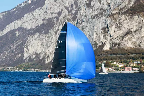 50° Campionato Invernale Interlaghi, una regata storica sul Lago di Lecco