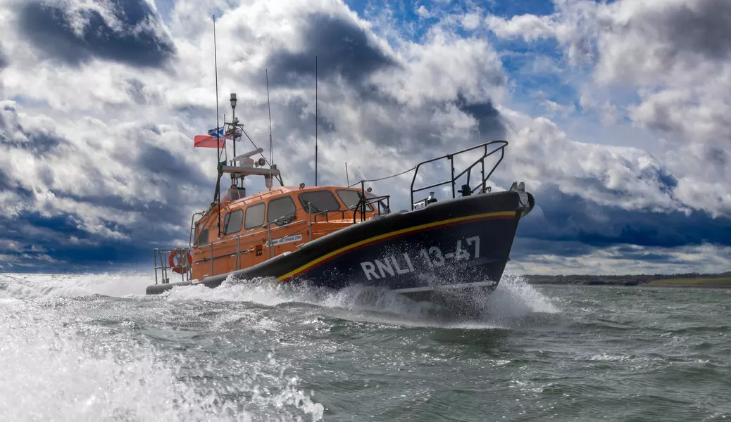 Læs mere om samarbejdet mellem Raymarine og RNLI...