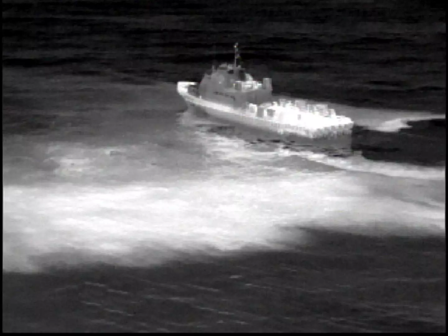 Ship and oil slick visible using a thermal camera at night