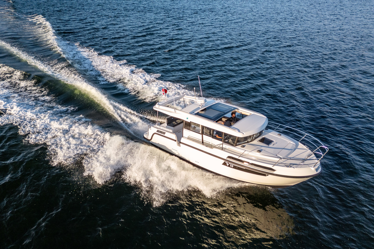 Viknes boats launches the new Viknes 10 equipped with Raymarine