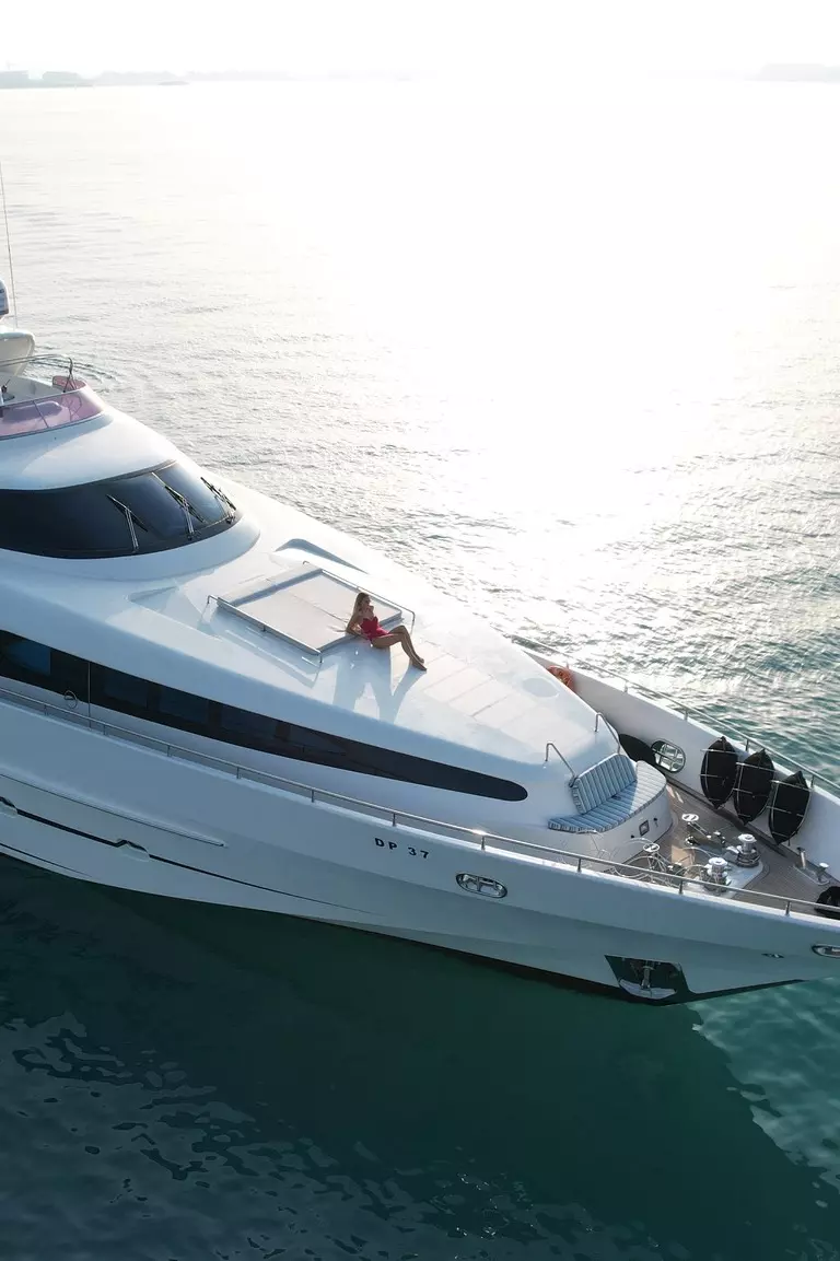 AMIT International Group chooses FLIR M364C LR camera for superyacht refurbishment 