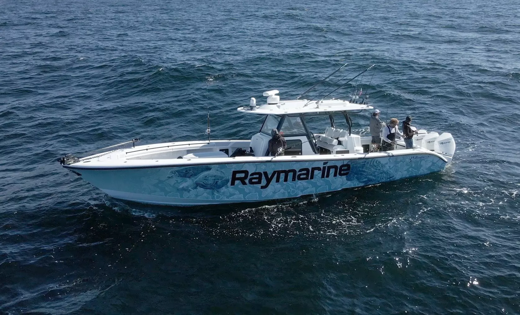 Barca da pesca fuoribordo con attrezzatura Raymarine