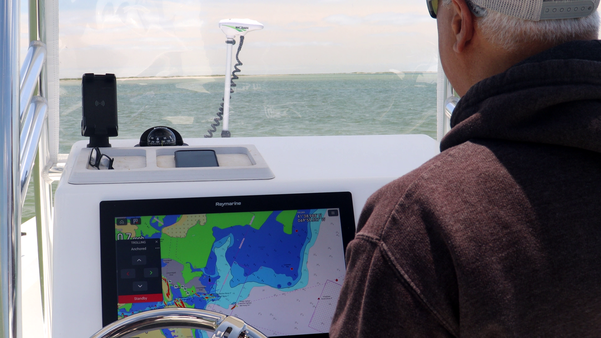 Rhodan Trolling Motor Integration With Axiom Chartplotters Raymarine