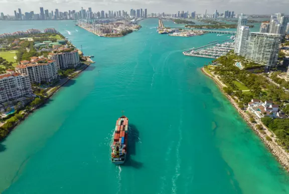 Mener la transition vers les normes S-100