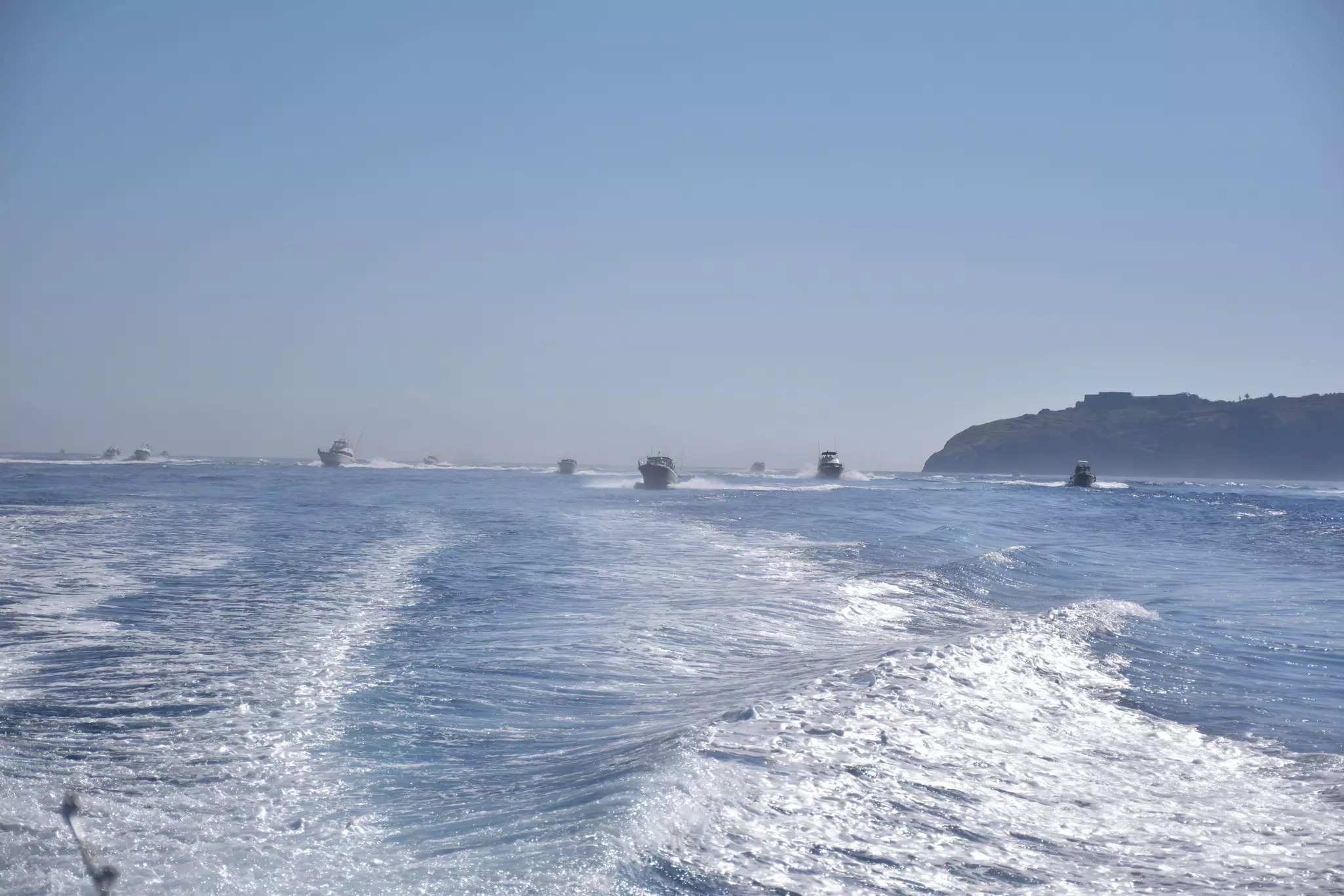 Motoscafi da pesca al largo di Ventotene