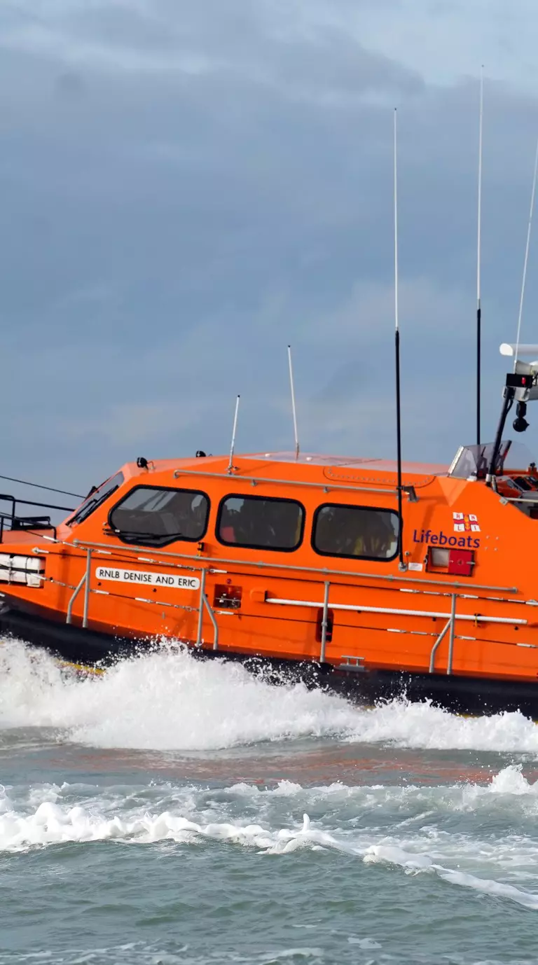 Levering av et oppgradert system for neste generasjon for RNLI Shannon-klassen