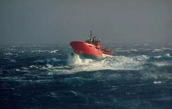 Pålitelig Navigasjon: Raymarines lange erfaring innen kommersiell maritim utvikling