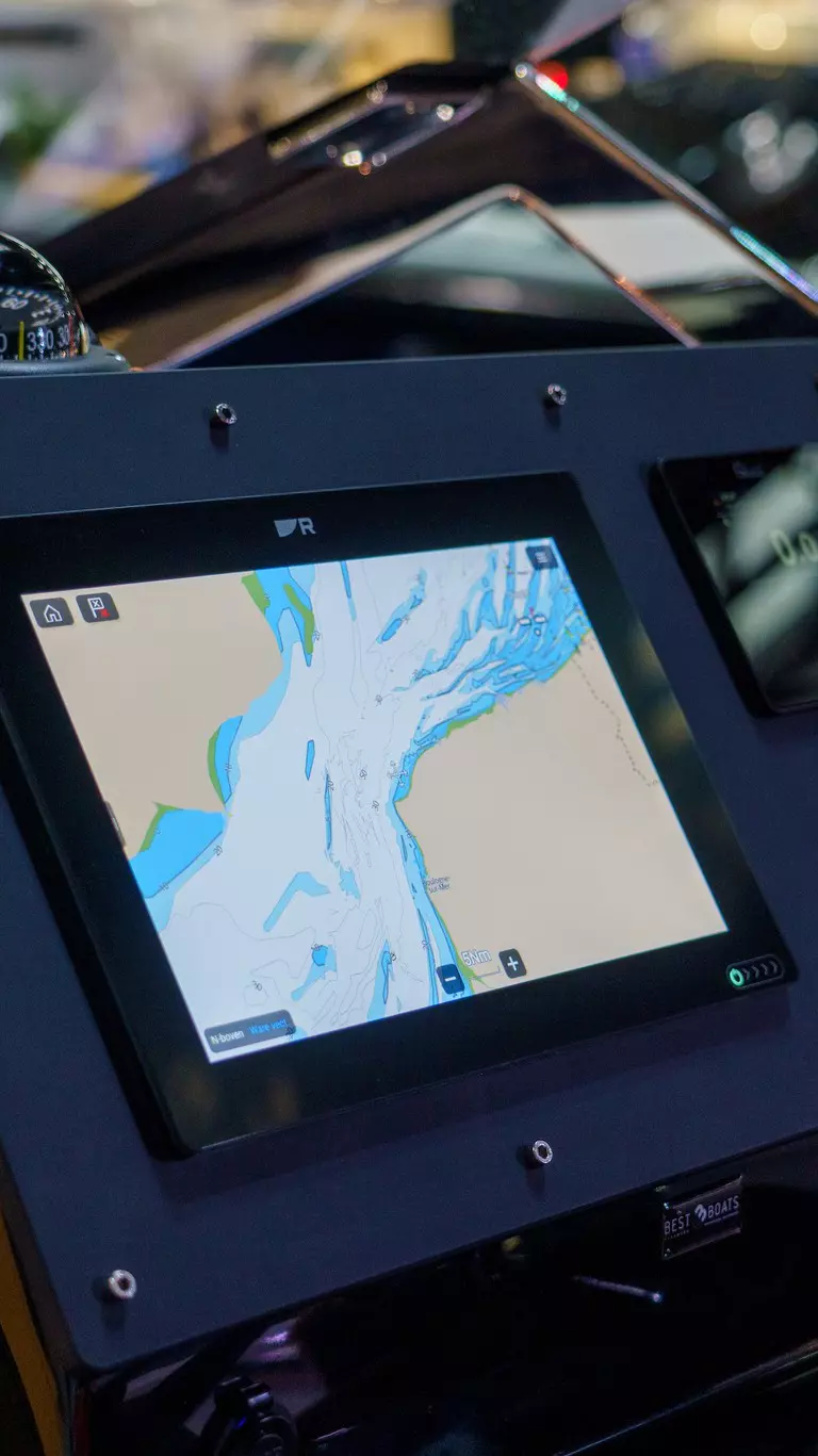Raymarine navigation equipment chosen for the new Speedboats produced by Sacs Tecnorib branded PIRELLI 30