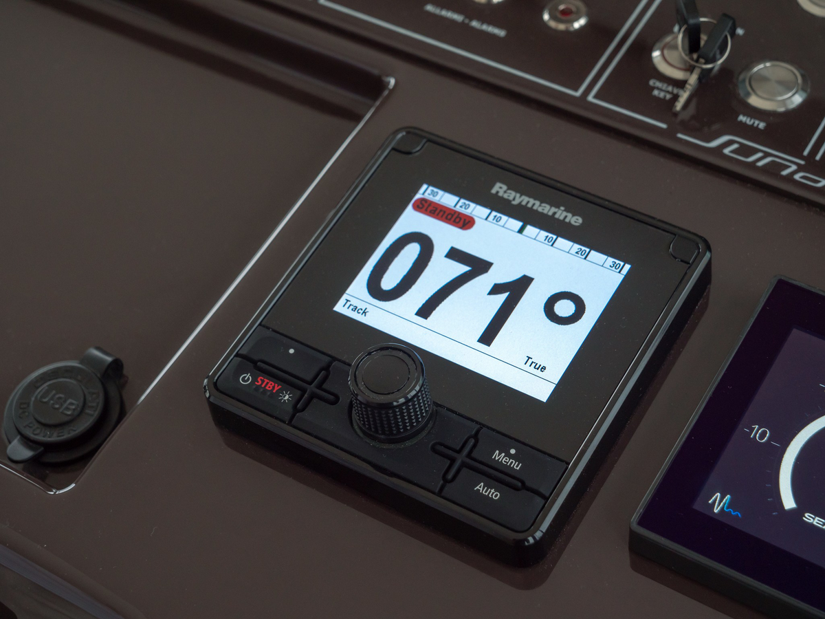 Boat Autopilots Online Guides Raymarine