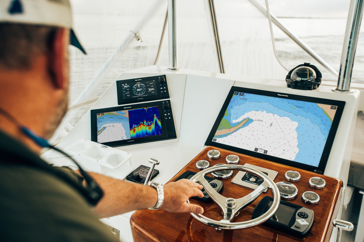 Chartplotters, Marine GPS Chart Plotters for Boats Raymarine