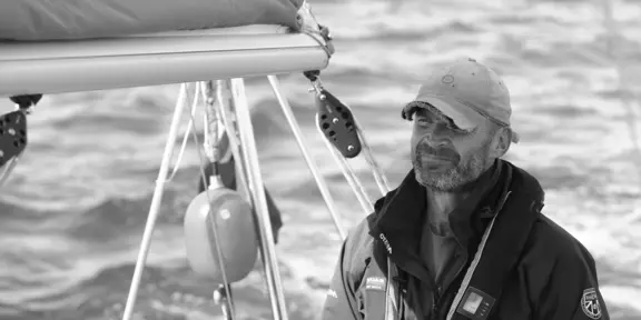 Great Escapes star Monty Halls chooses Raymarine for his latest adventure