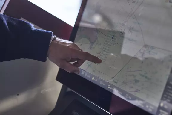 Navigating Through the Noise: How Modern ECDIS Systems Help Combat GNSS Jamming and Spoofing 